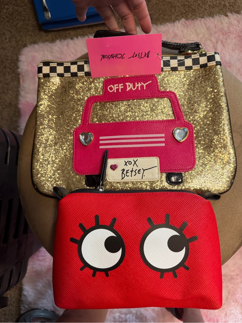Women’s accessories